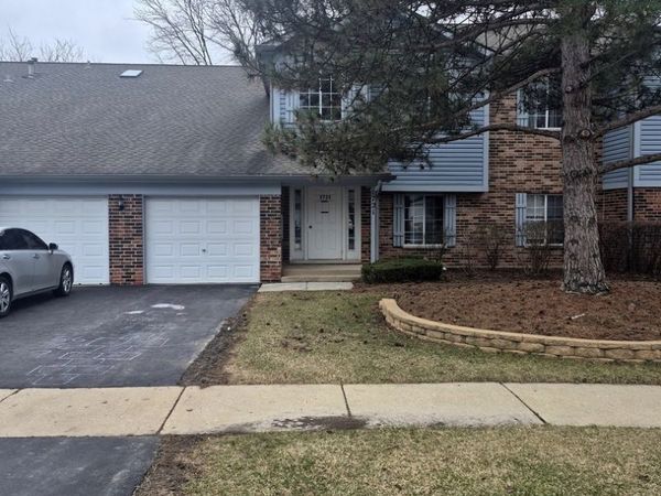 1721 Chesapeake Lane, Unit 2, Schaumburg, IL 60193