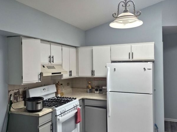 1721 Chesapeake Lane , Unit 2, Schaumburg, IL 60193