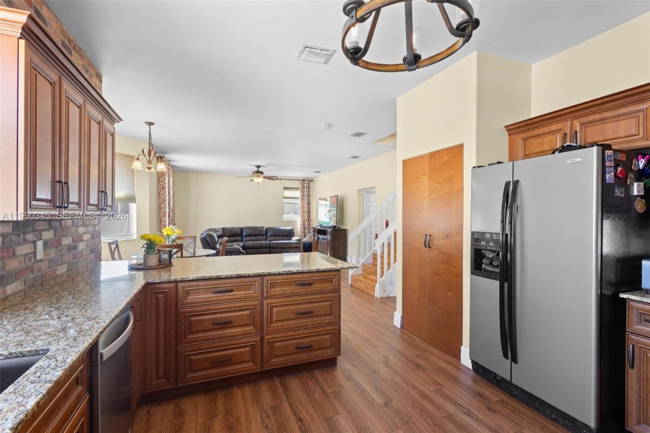 17900 SW 4th Ct , Pembroke Pines, FL 33029 Photo