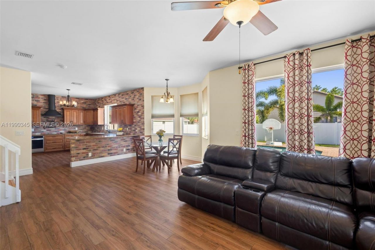 17900 SW 4th Ct , Pembroke Pines, FL 33029 Photo