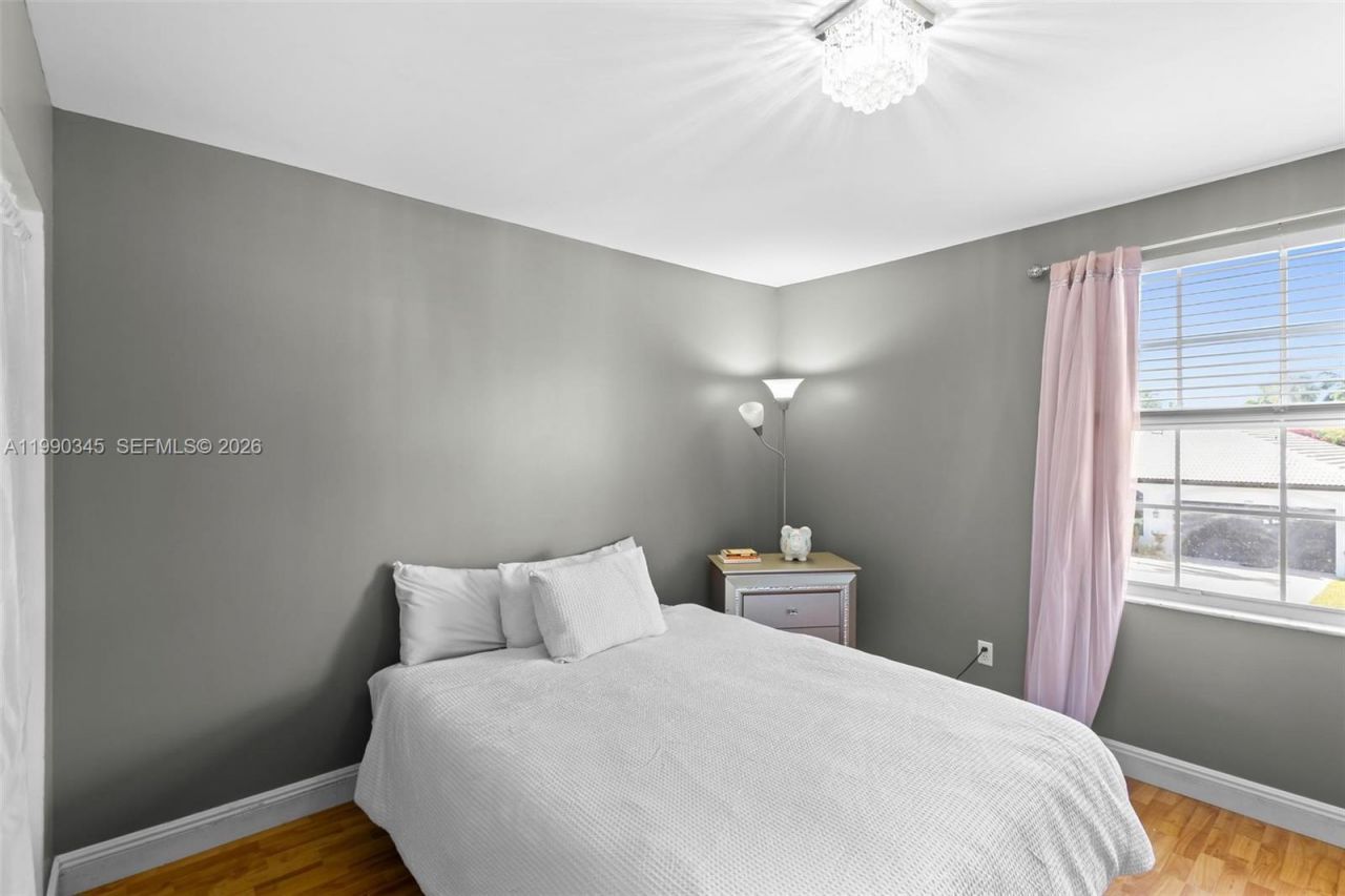 17900 SW 4th Ct , Pembroke Pines, FL 33029 Photo