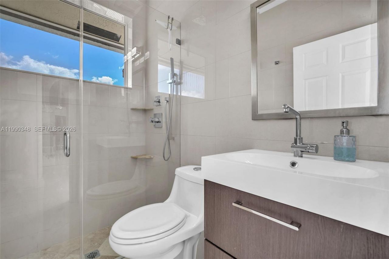 219 Landings Blvd , Weston, FL 33327 Photo