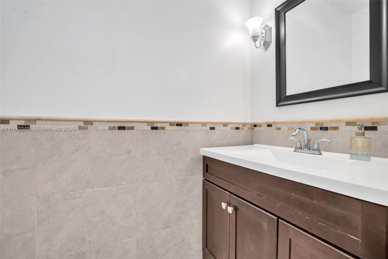 219 Landings Blvd , Weston, FL 33327 Photo