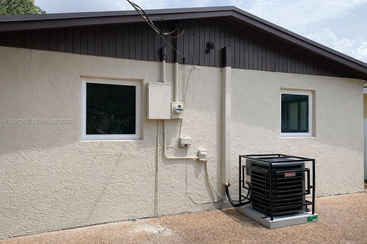 2950 NW 7th Ct, Fort Lauderdale, FL 33311 Photo