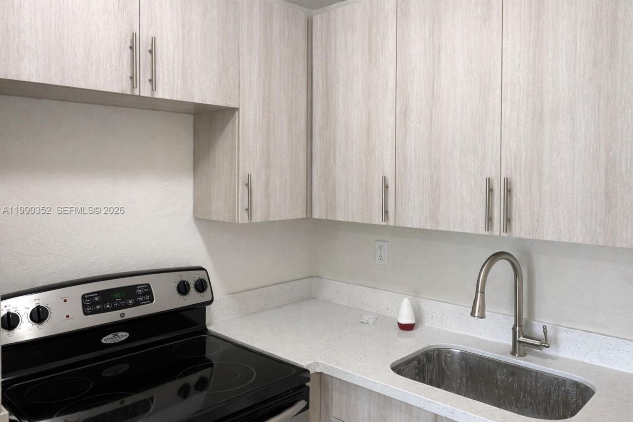 2950 NW 7th Ct, Fort Lauderdale, FL 33311 Photo