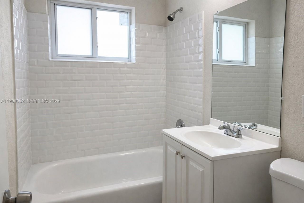 2950 NW 7th Ct, Fort Lauderdale, FL 33311 Photo