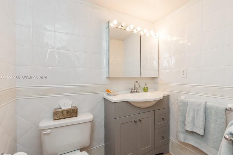 2625 Collins Av , Unit 1403, Miami Beach, FL 33140 Photo