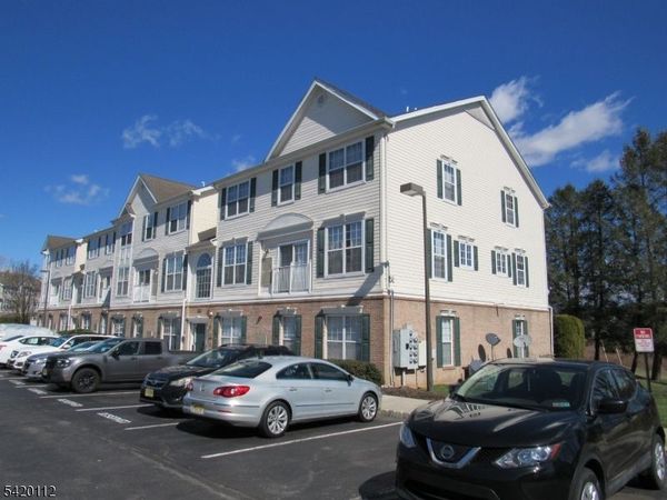 132 Limerick Ln, Lopatcong, NJ 08865