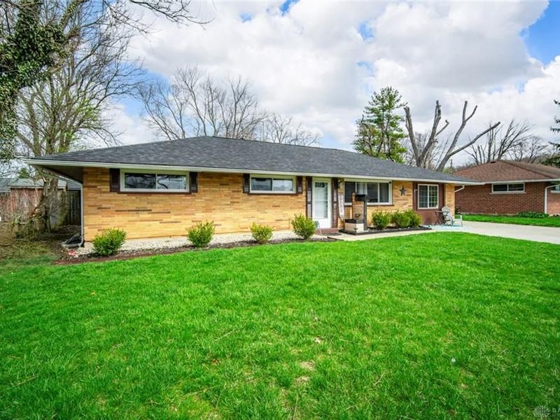 2183 Los Arrow Drive, Dayton, OH 45439 Photo 2