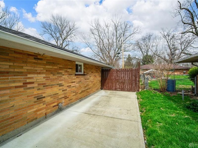 2183 Los Arrow Drive, Dayton, OH 45439 Photo 4
