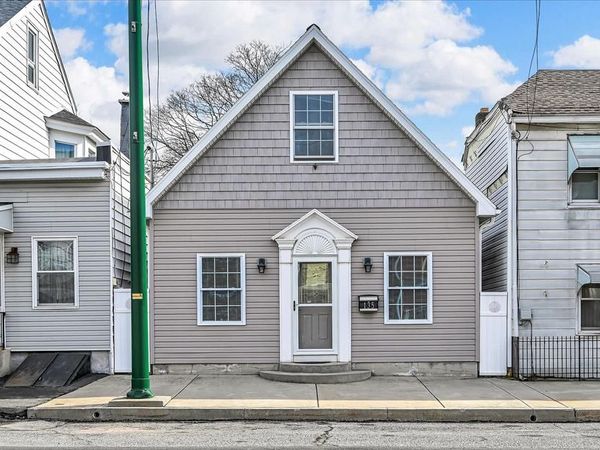 135 S 2ND STREET , ST CLAIR, PA 17970