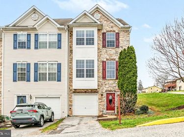 353 W CHESTNUT STREET, Unit 16, DALLASTOWN, PA 17313