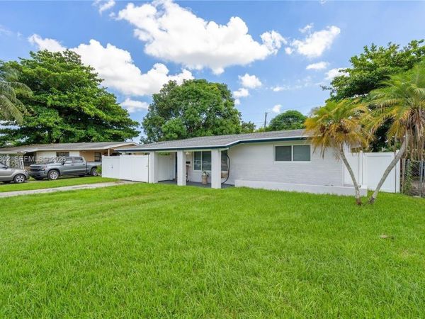 2051 Arcadia Dr , Miramar, FL 33023