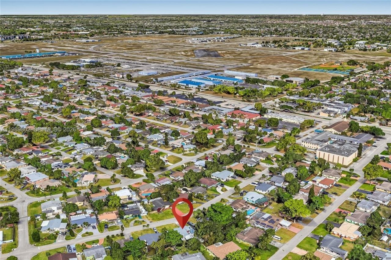 2051 Arcadia Dr , Miramar, FL 33023 Photo