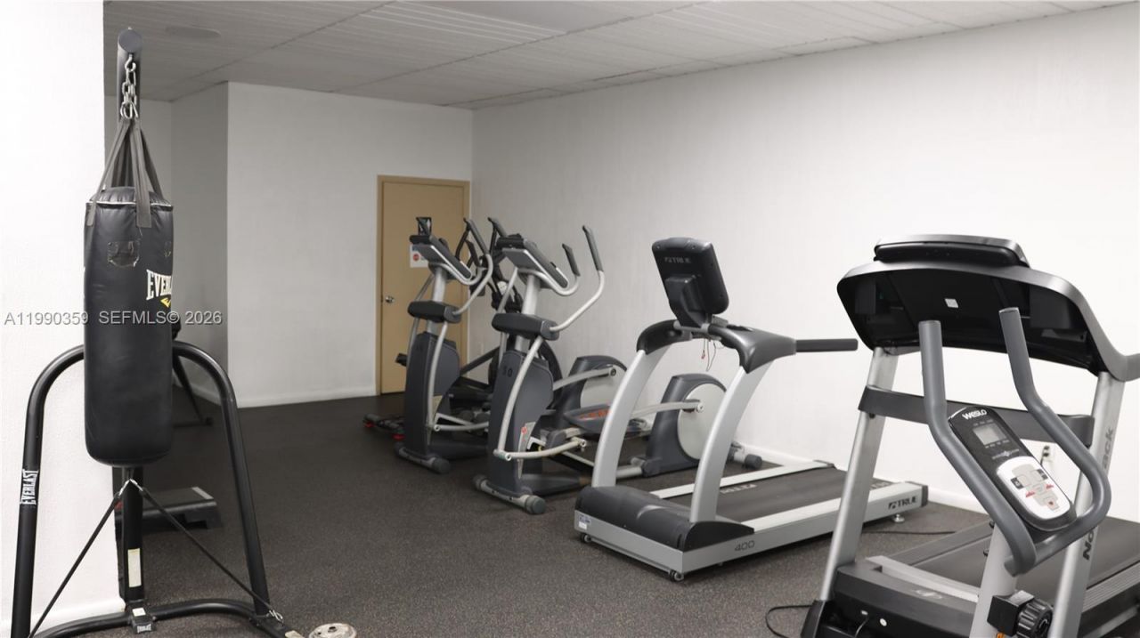 1865 S Ocean Dr , Unit 4F, Hallandale Beach, FL 33009 Photo