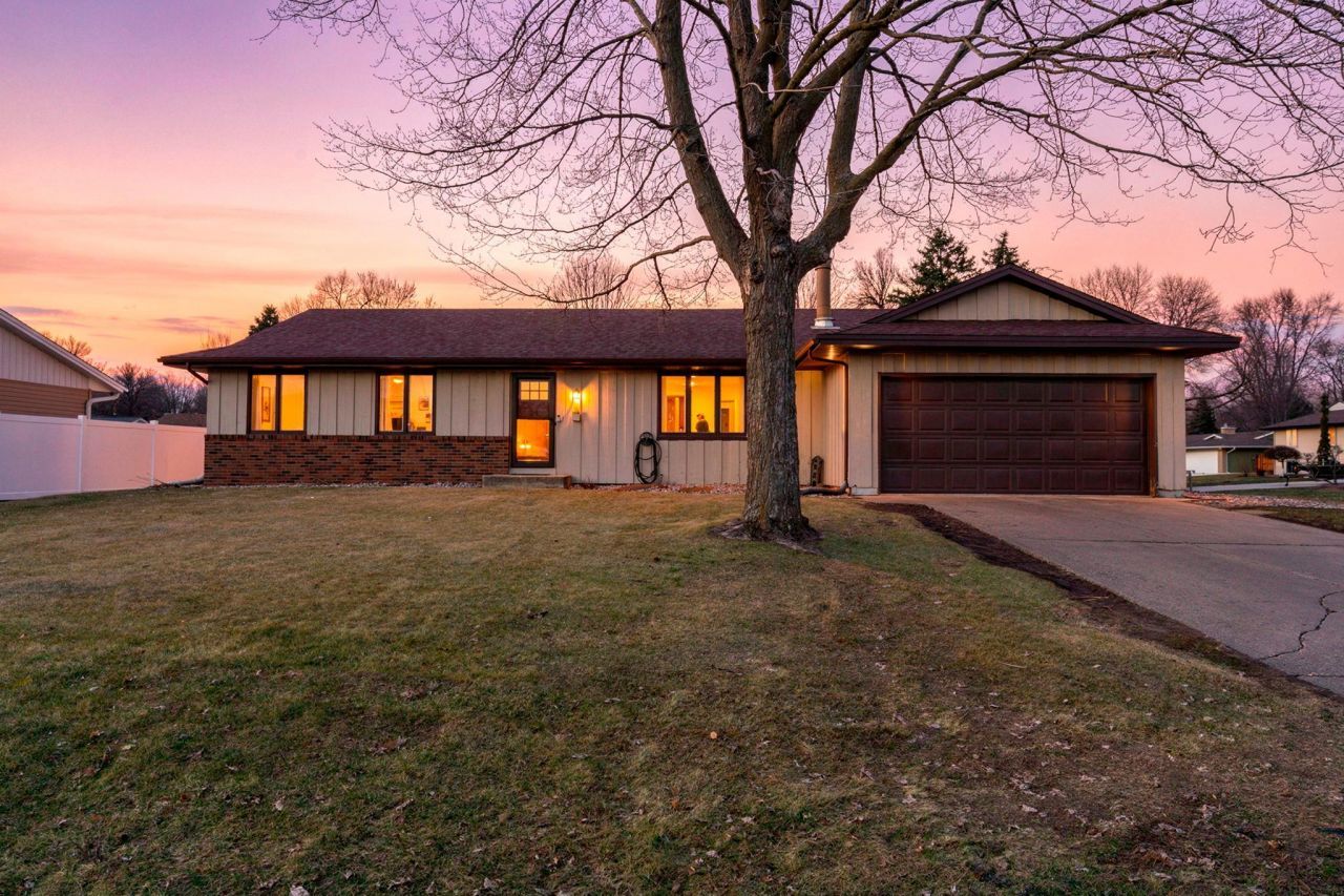 8606 88th Street S, Cottage Grove, MN 55016 Main Photo