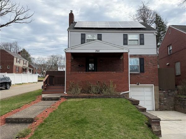 744 Allegheny River Blvd, Oakmont, PA 15139