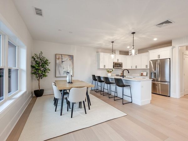 62 Foundry St, Unit 202, Wakefield, MA 01880