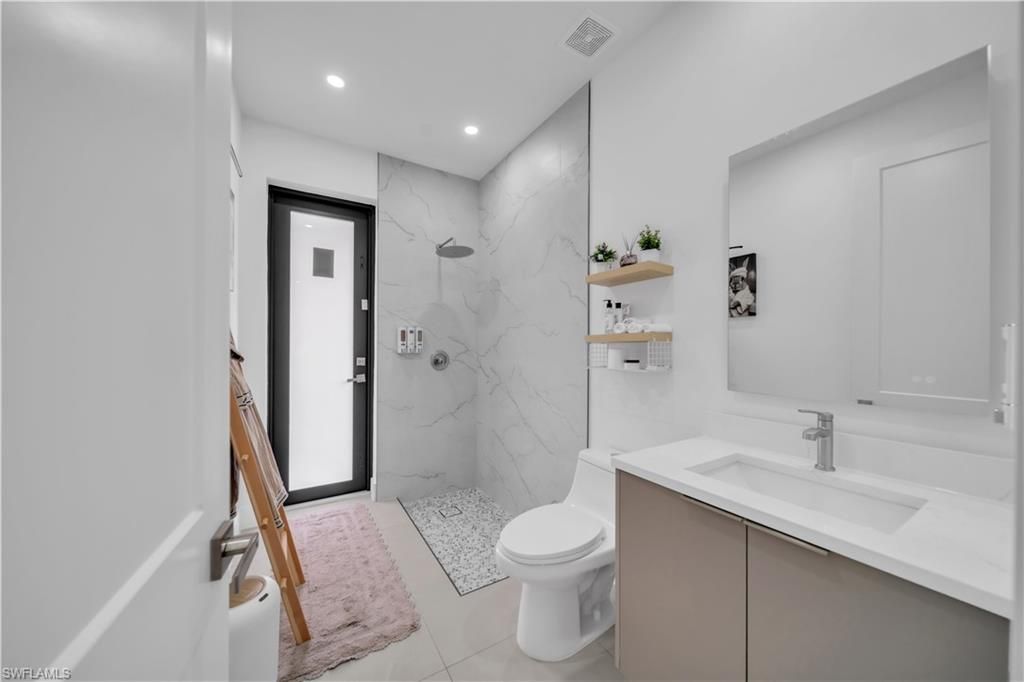 1913 NE 34th Ter , Cape Coral, FL 33909 Photo