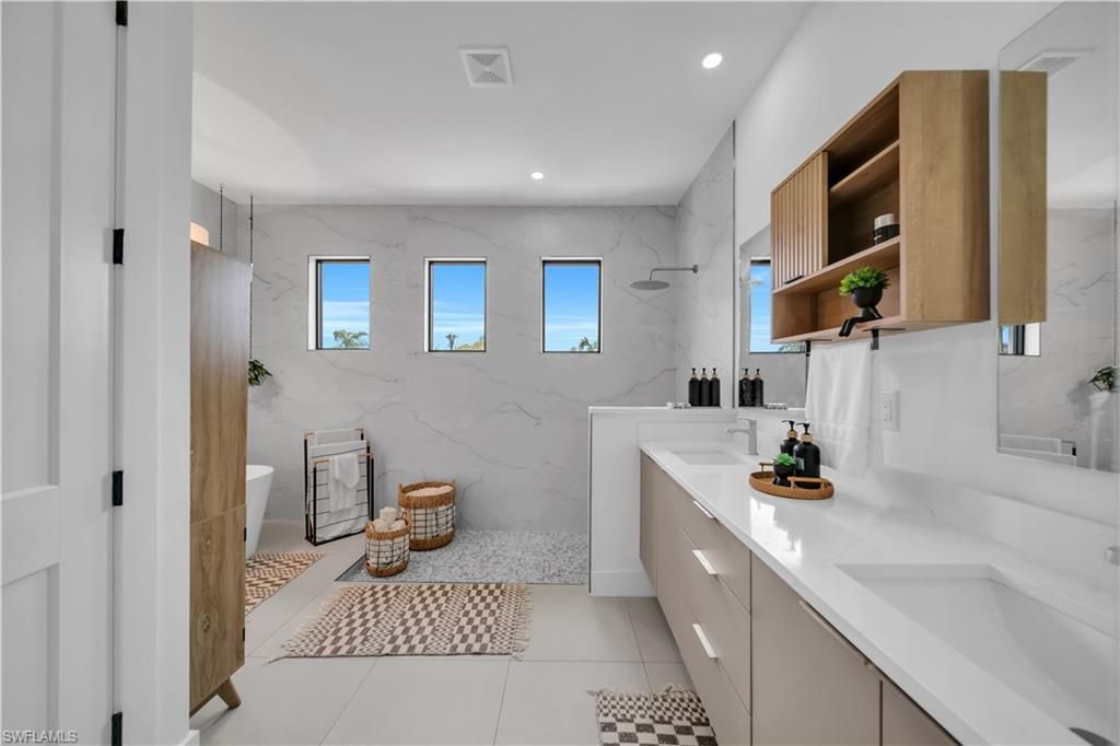 1913 NE 34th Ter, Cape Coral, FL 33909 Photo