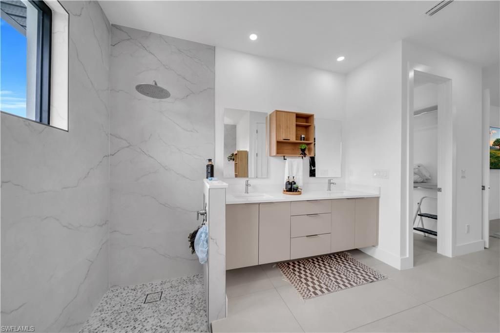 1913 NE 34th Ter , Cape Coral, FL 33909 Photo