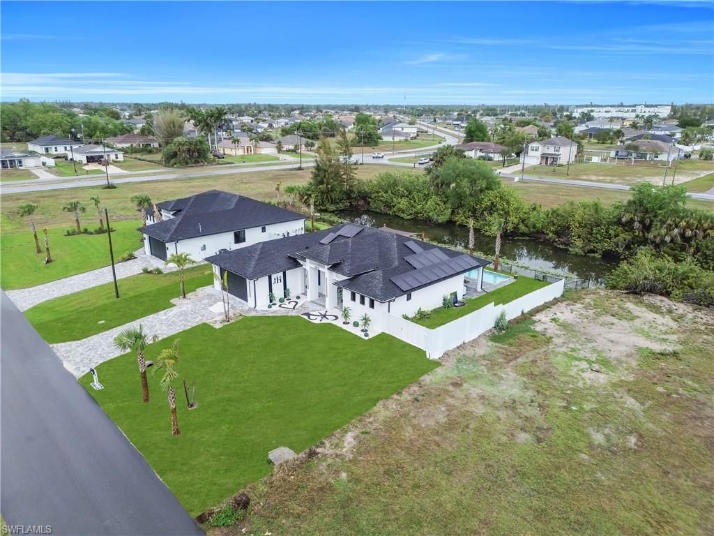 1913 NE 34th Ter, Cape Coral, FL 33909 Photo