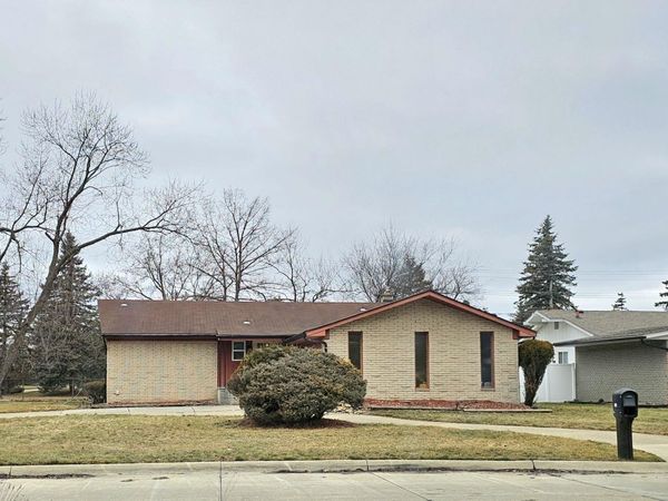 23015 Brandywynne Street, Southfield, MI 48033