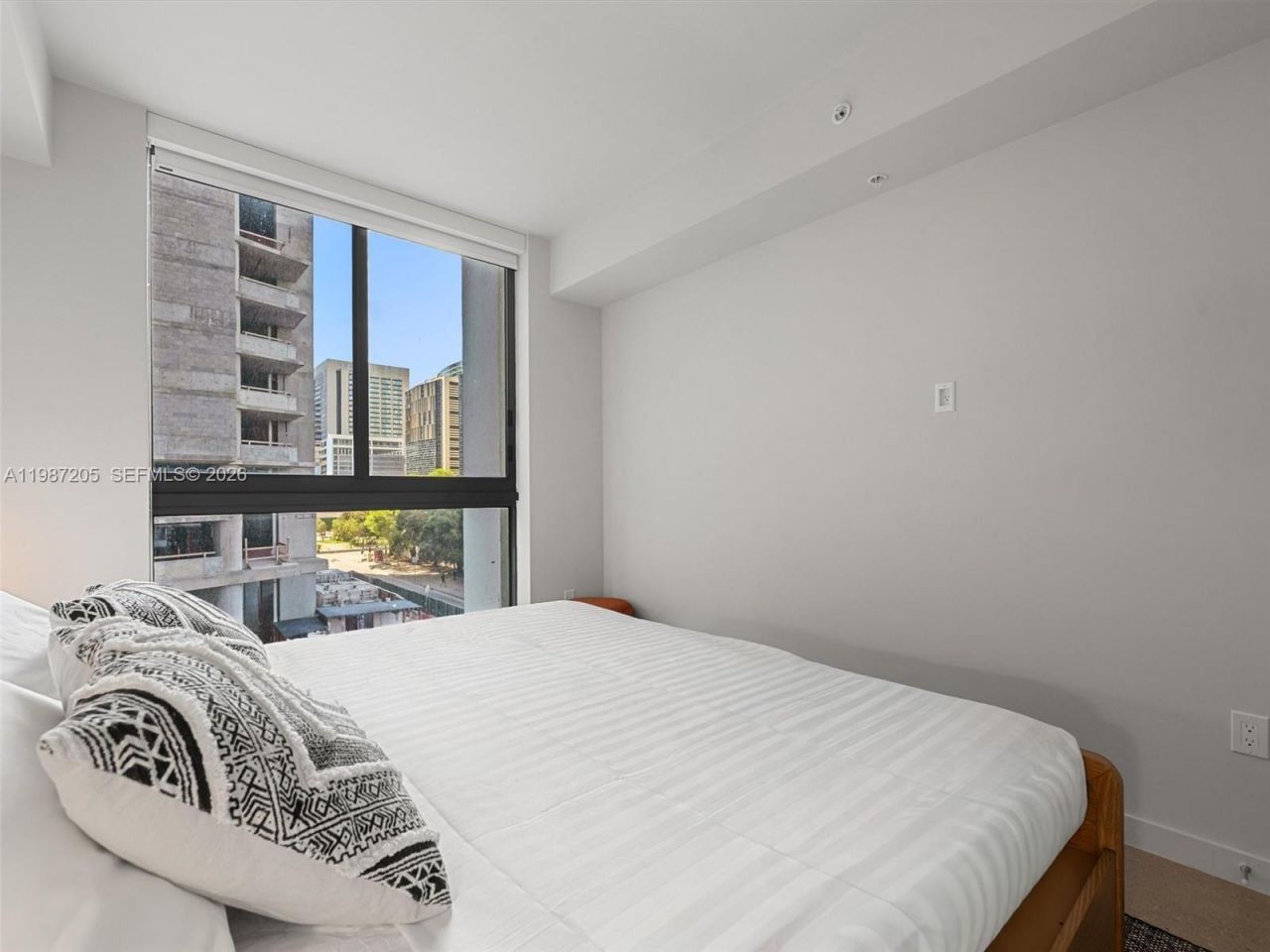 11 NE 6th St , Unit 301, Miami, FL 33132 Photo