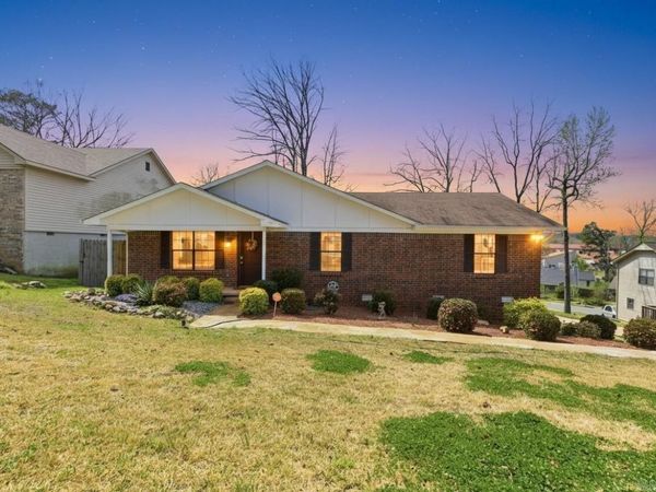 506 Parkway Place Drive, Little Rock, AR 72211