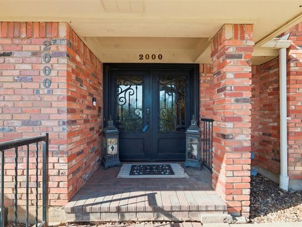 2000 Lakehill Court , Arlington, TX 76012