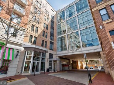444 W BROAD STREET W, Unit 204, FALLS CHURCH, VA 22046