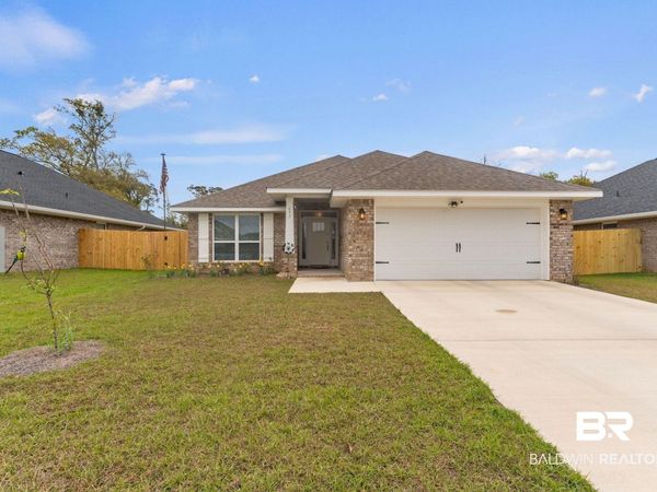 692 Mayflower Drive, Foley, AL 36535