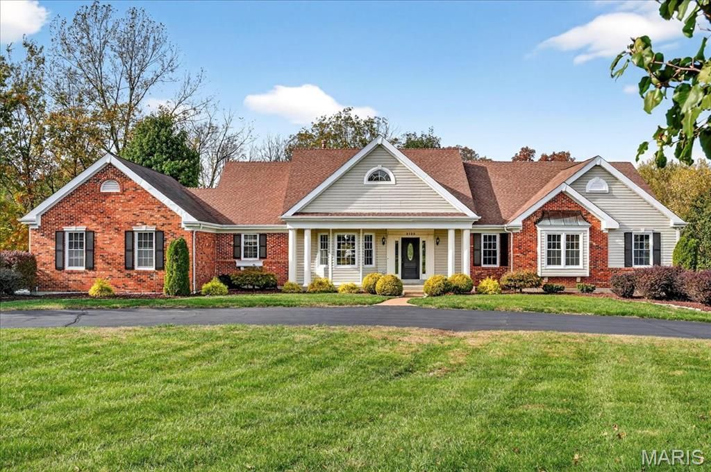 2102 Kehrs Ridge Drive , Chesterfield, MO 63005 Main Photo