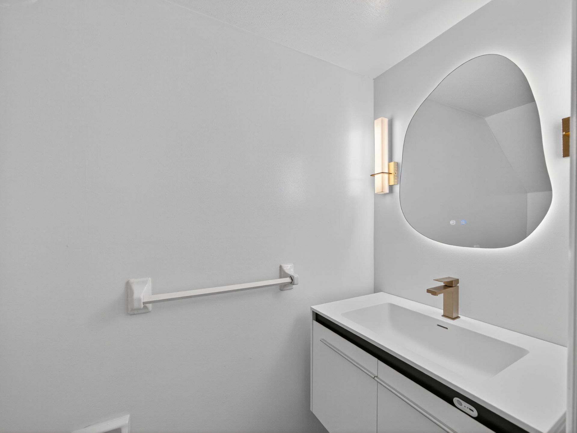 1002 Shorewinds Drive, Unit B, Fort Pierce, FL 34949 Photo