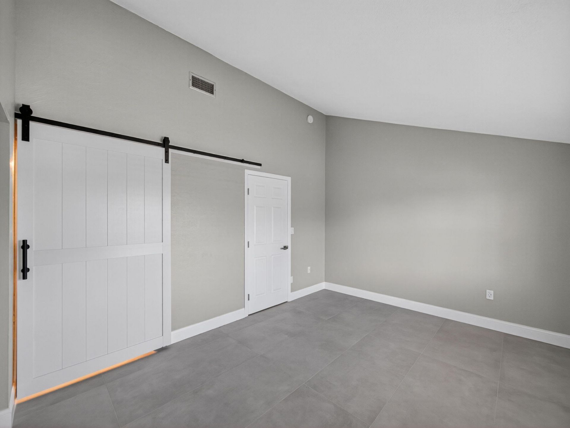 1002 Shorewinds Drive, Unit B, Fort Pierce, FL 34949 Photo