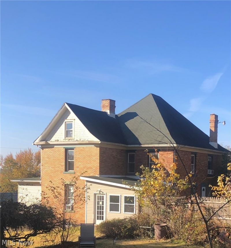 305 Gardendale Street, East Liverpool, OH 43920 Main Photo