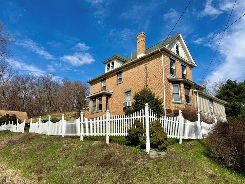 305 Gardendale Street, East Liverpool, OH 43920 Photo 4