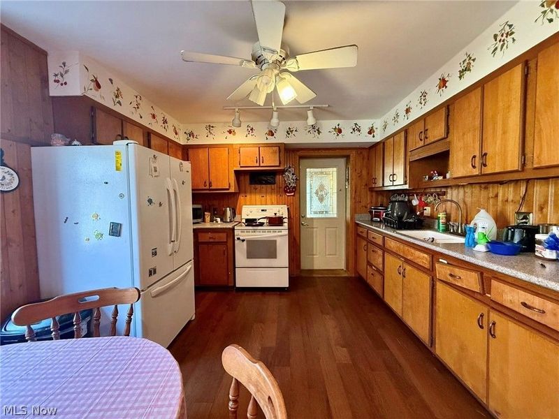 305 Gardendale Street, East Liverpool, OH 43920 Photo 9