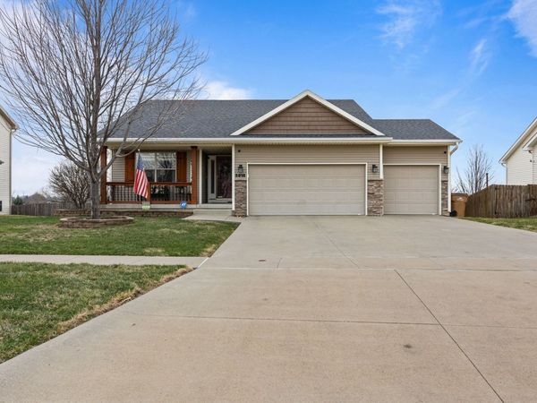 5918 NW 106th Street, Johnston, IA 50131