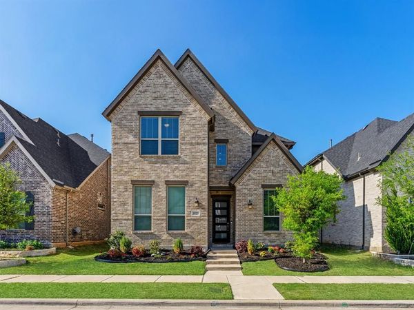 1923 Cathedral Drive , Farmers Branch, TX 75234