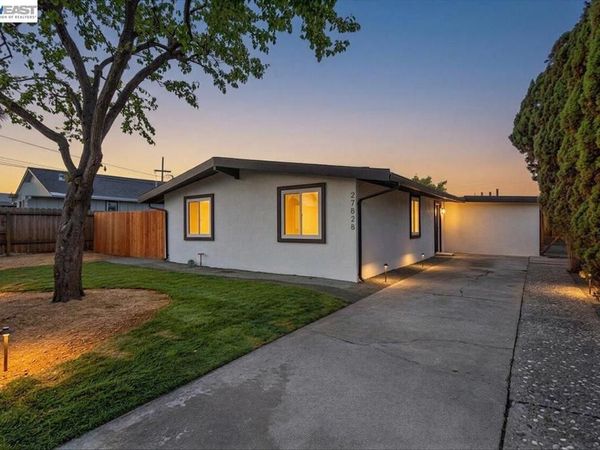 27828 Mandarin Ave, Hayward, CA 94544