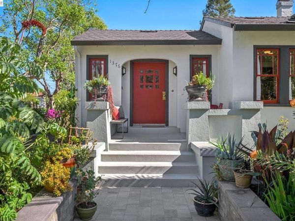 1376 Versailles Ave, Alameda, CA 94501