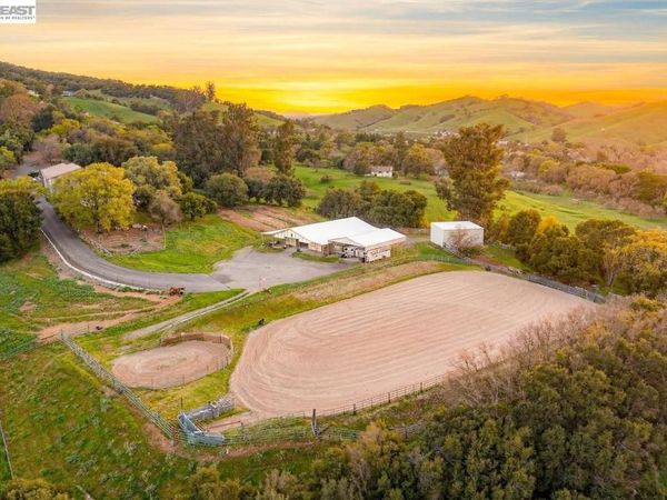 10700 Foothill Rd, Sunol, CA 94586