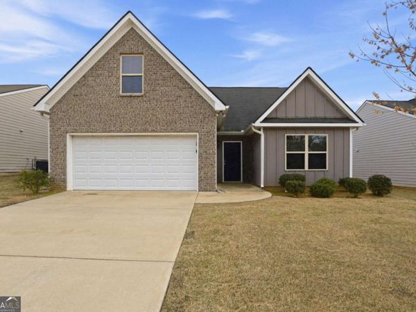 122 W Lexington Avenue, Griffin, GA 30223