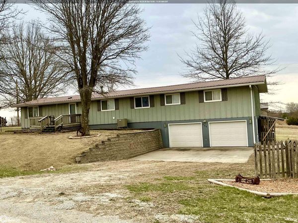 208 Pine Ridge Road, Melrose, IA 52569
