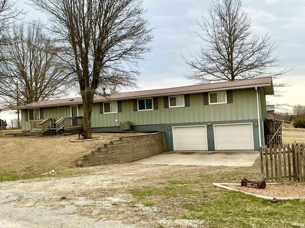 208 Pine Ridge Road, Melrose, IA 52569