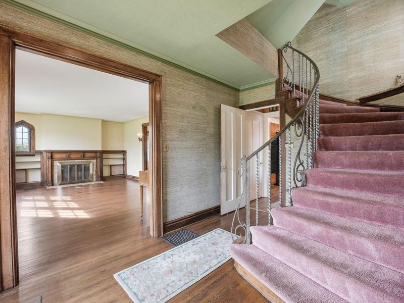 2448 Sherwood Road, Columbus, OH 43209 Photo 24