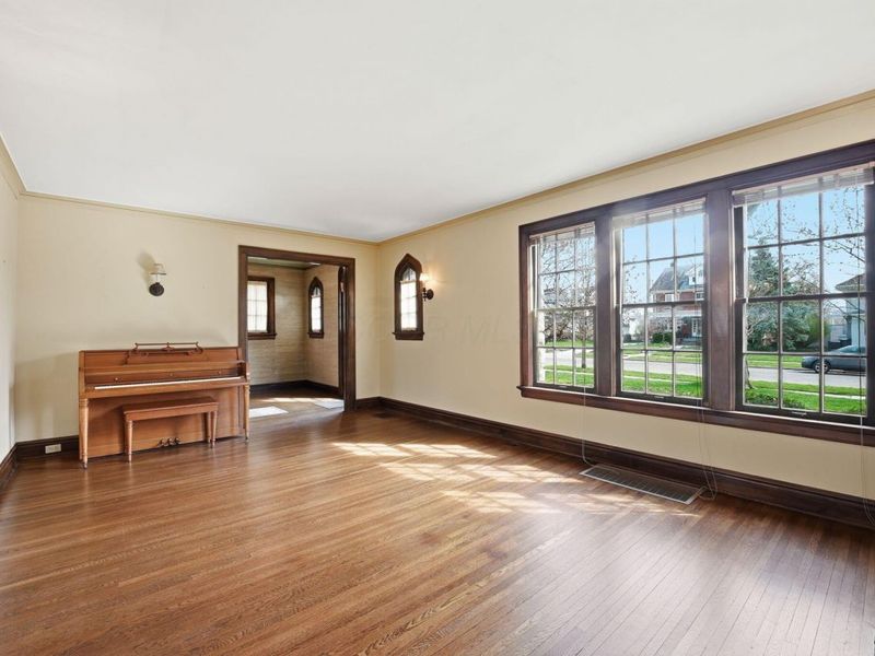 2448 Sherwood Road, Columbus, OH 43209 Photo 5