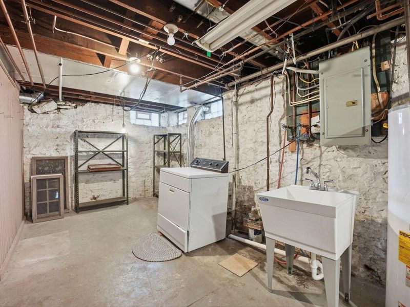 2448 Sherwood Road, Columbus, OH 43209 Photo 56