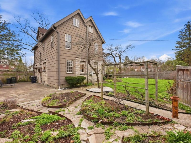 2448 Sherwood Road, Columbus, OH 43209 Photo 67